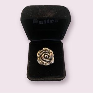Silver toned rose costume ring